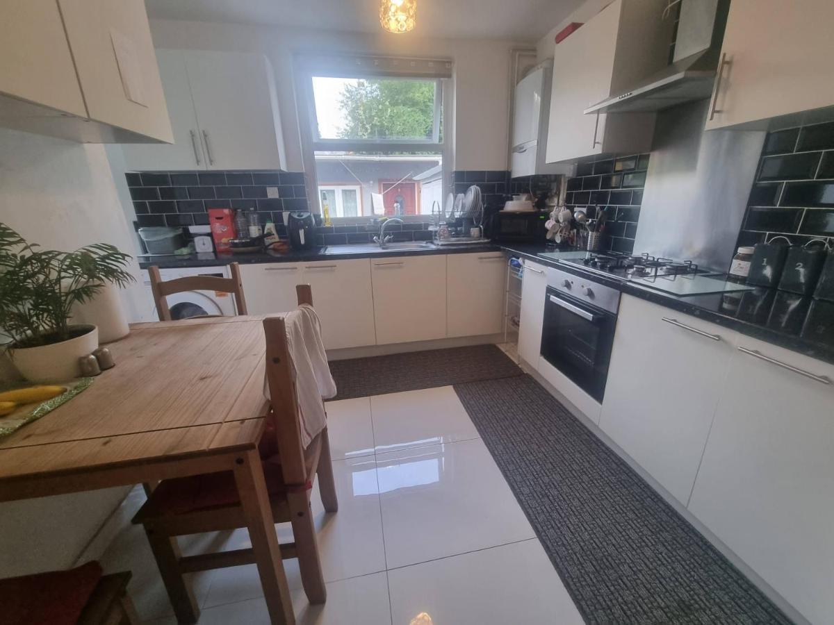 Private Rooms In London, Екстериор снимка